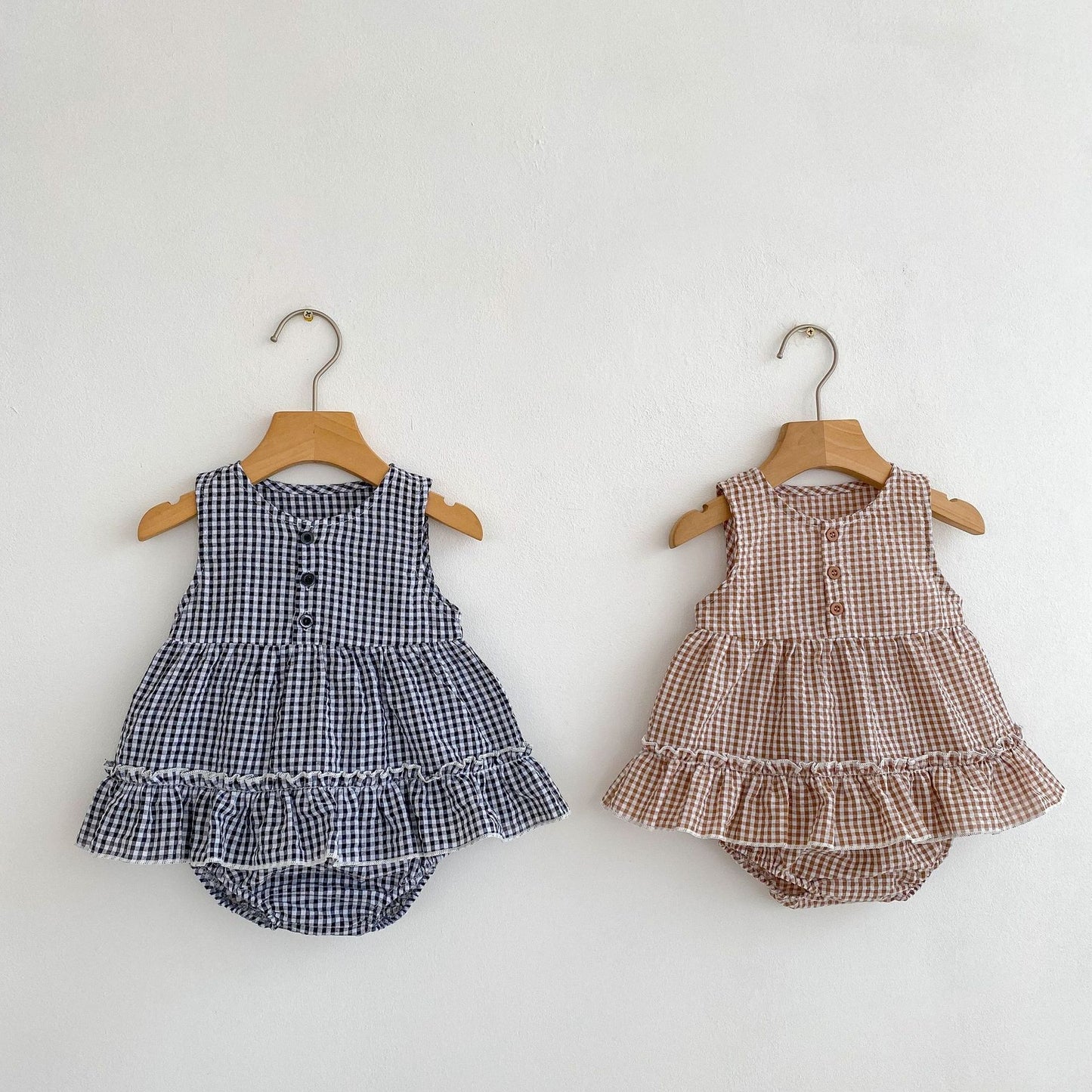 【k2742】INS夏款0-3歲女寶寶無袖上衣格子背心三角短褲兩件套洋氣女童套裝