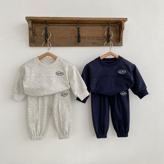 【k2627】2023嬰兒春季套裝簡約洋氣男寶寶字母繡花圓領套頭衛衣長褲兩件套