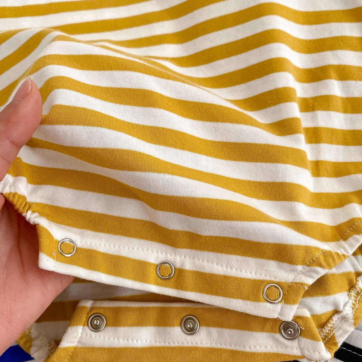 【k3223】ins新款嬰兒衣服韓版男寶寶拼色條紋三角哈衣棉質圓領爬服包屁衣